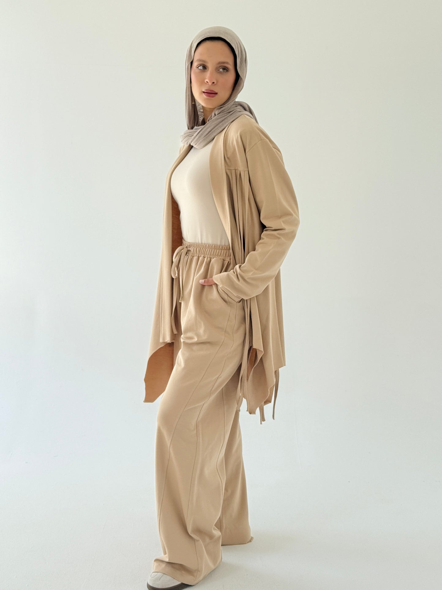 Wide cotton pants in cafe