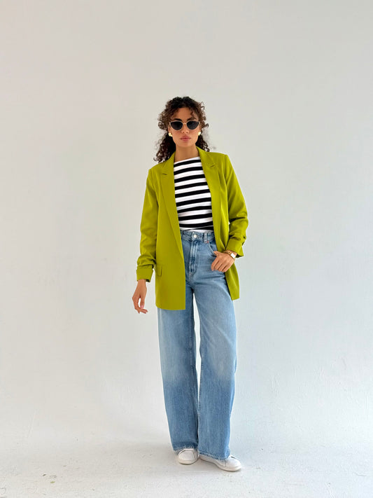 Ruffles Blazer in Appel green