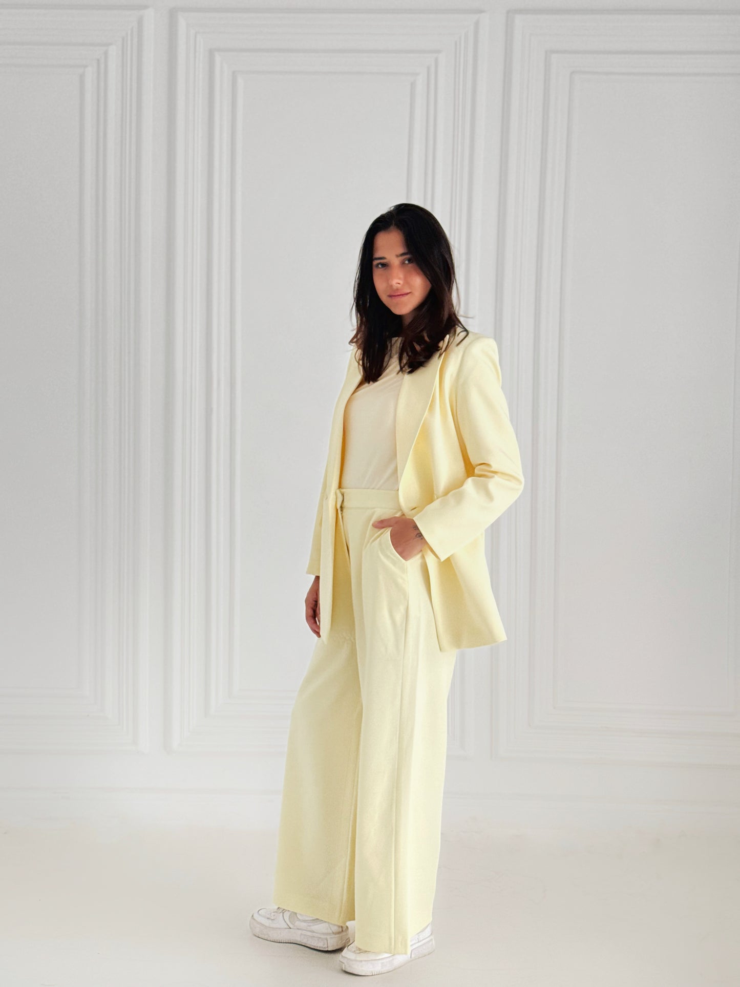 Relaxed pants in butter yellow
