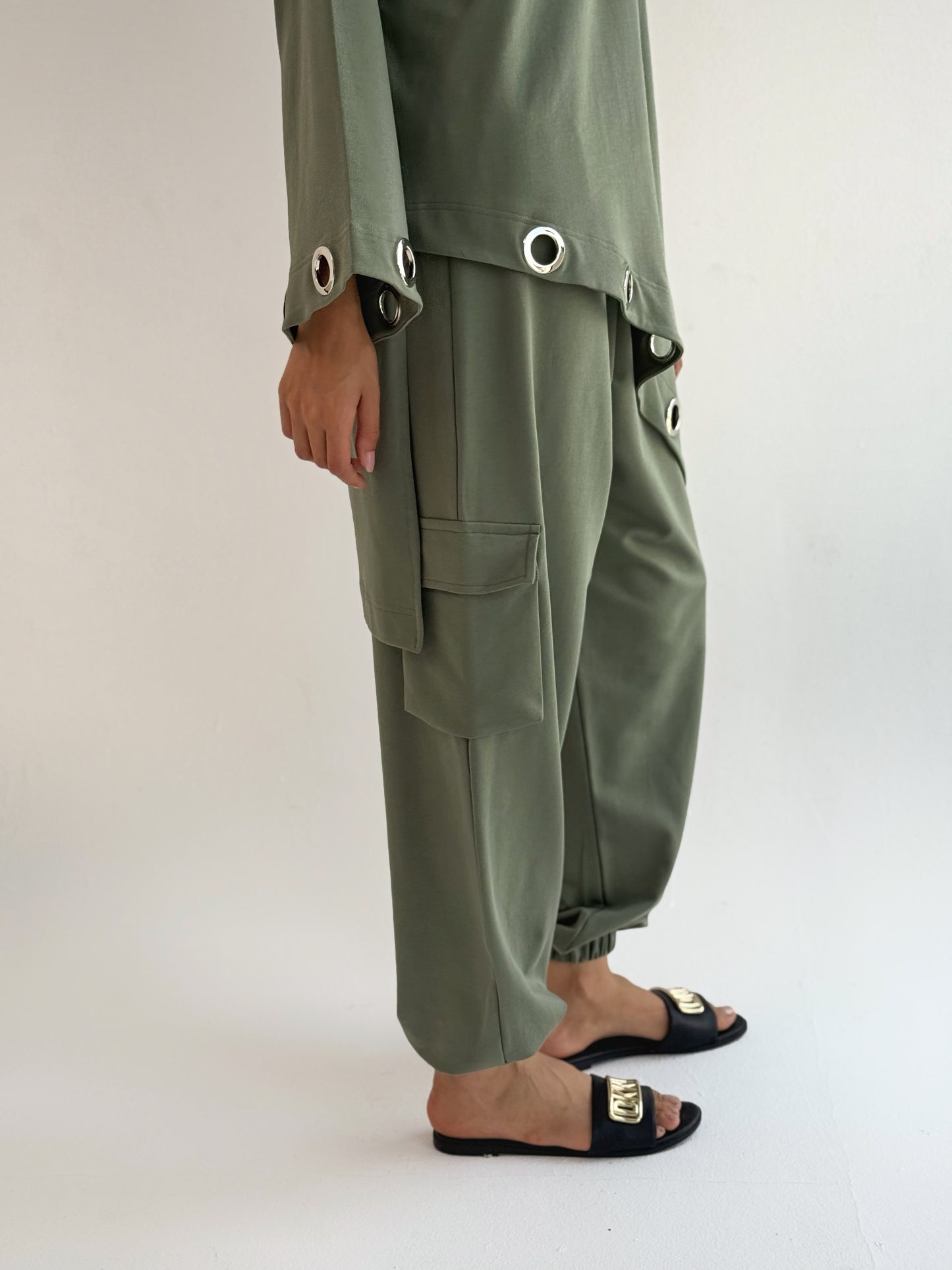 Eyelets Cotton Set In Olive