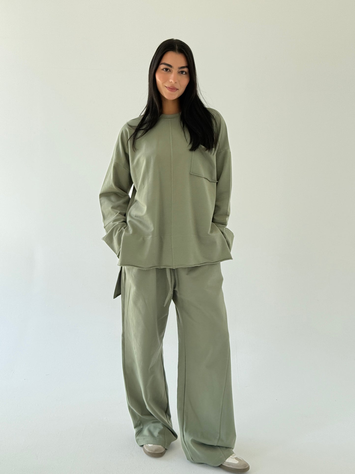 Wide pants in Olive