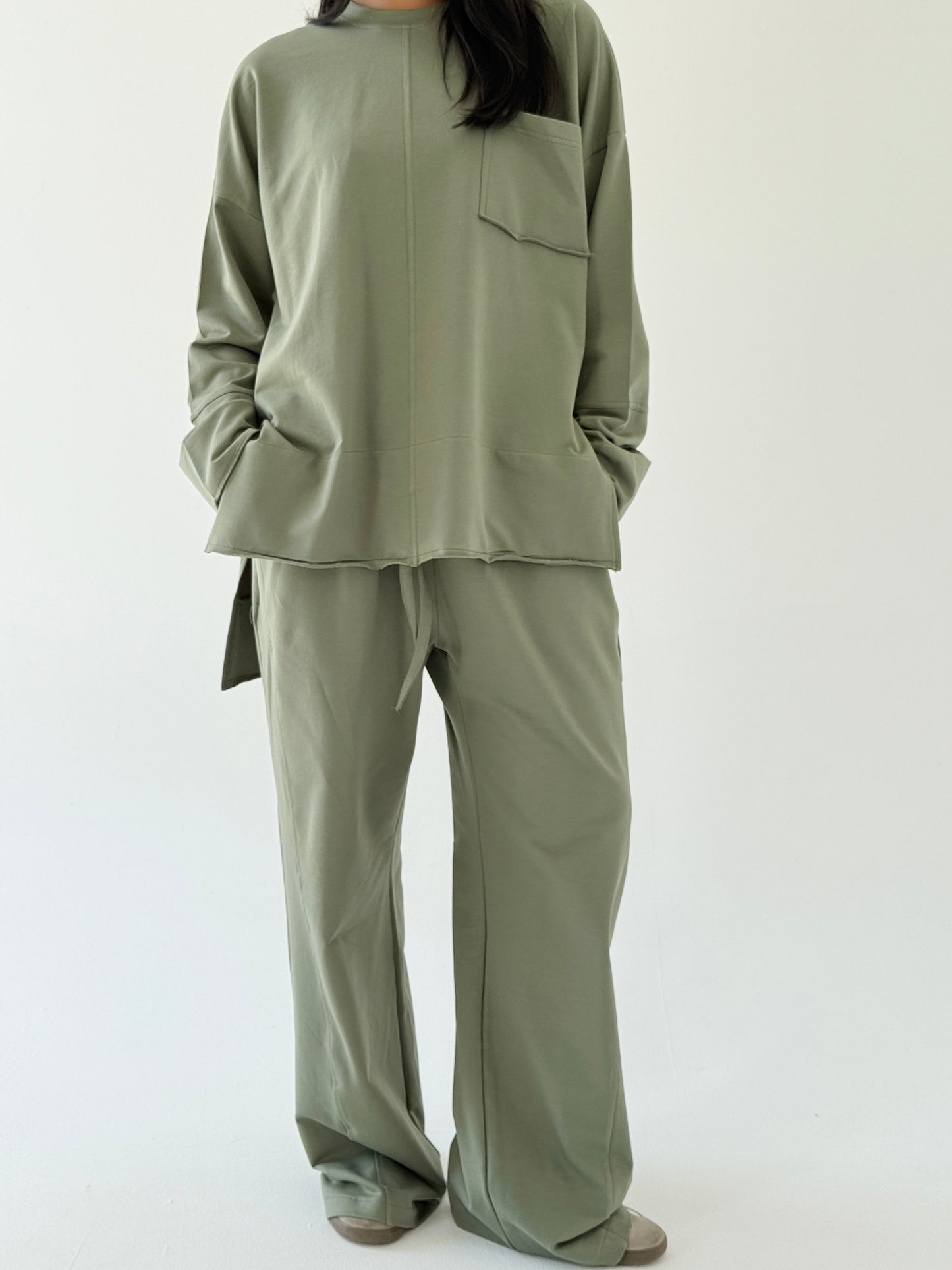 Wide pants in Olive