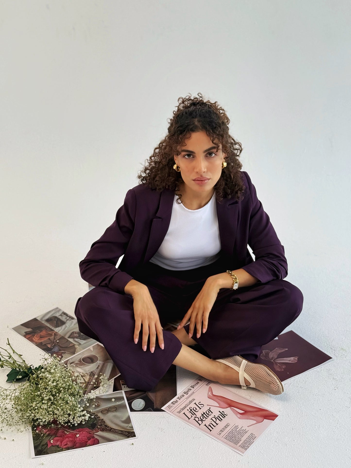 Daylight suits in burgundy
