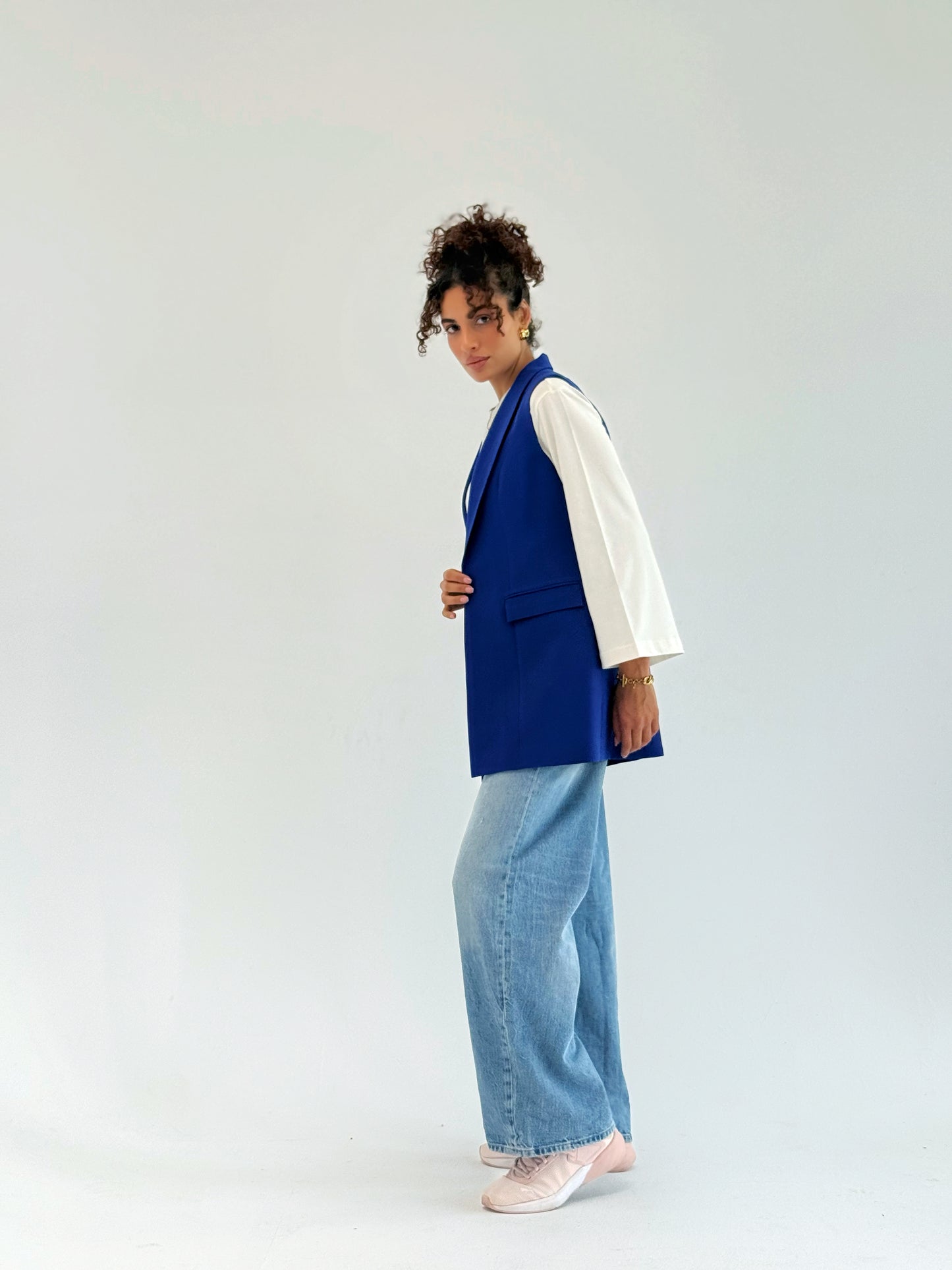 Shawl collar tailored vest In Royle blue