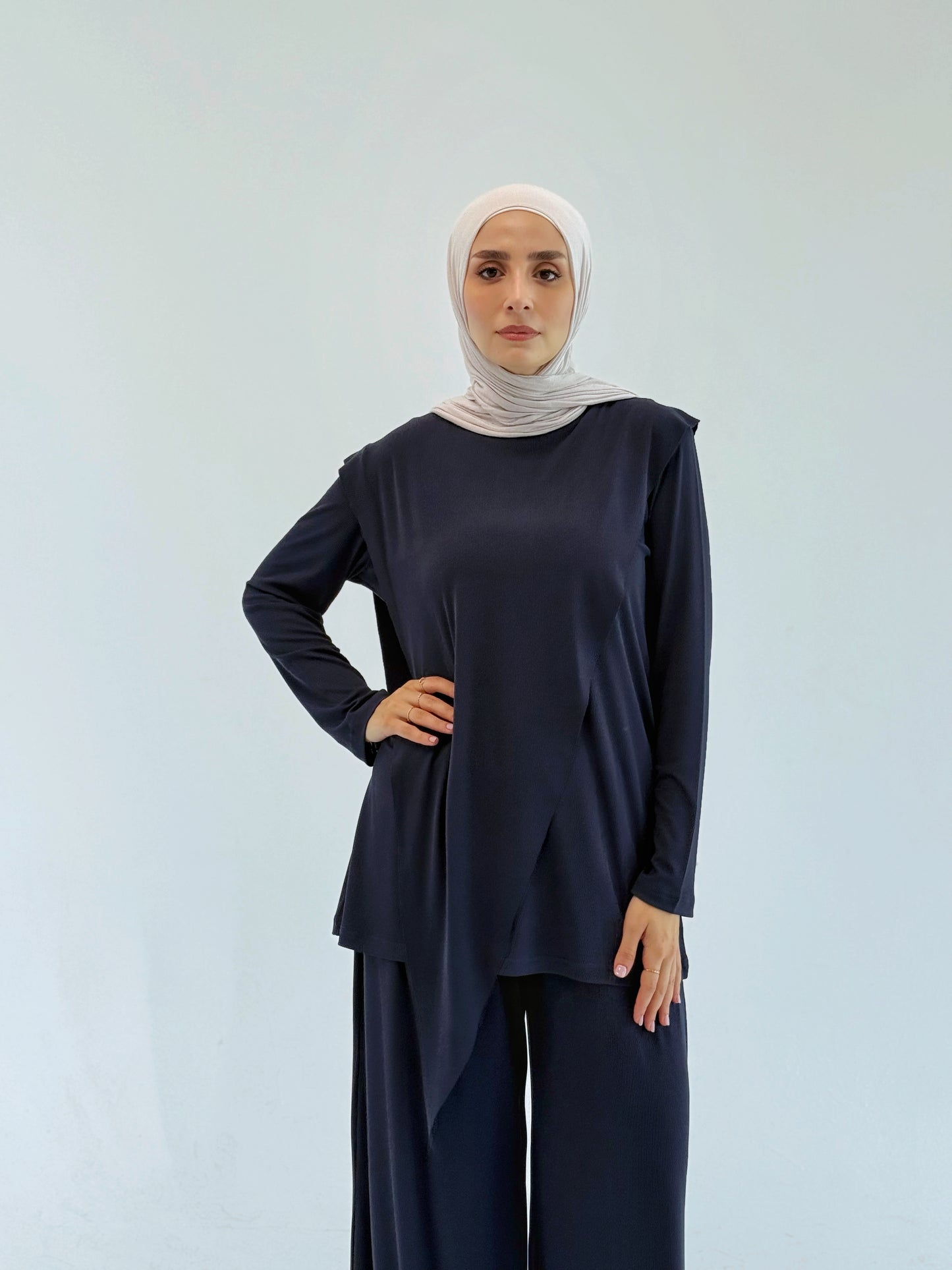 Modest Rip Set in Navy blue