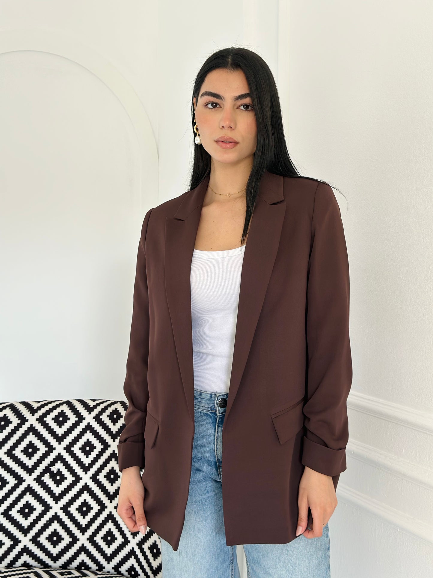 Ruffled blazer in brown