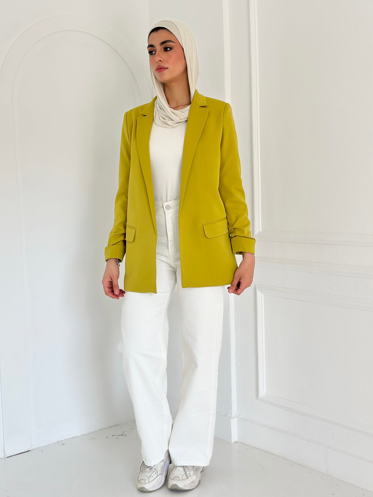Ruffled blazer in lemon green