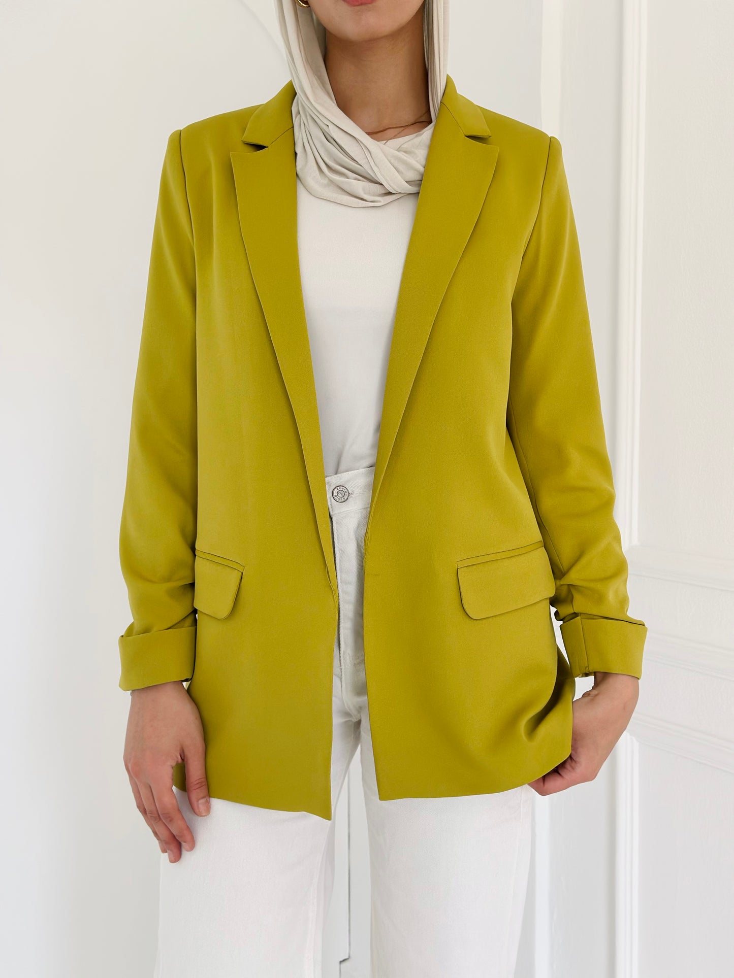 Ruffled blazer in lemon green