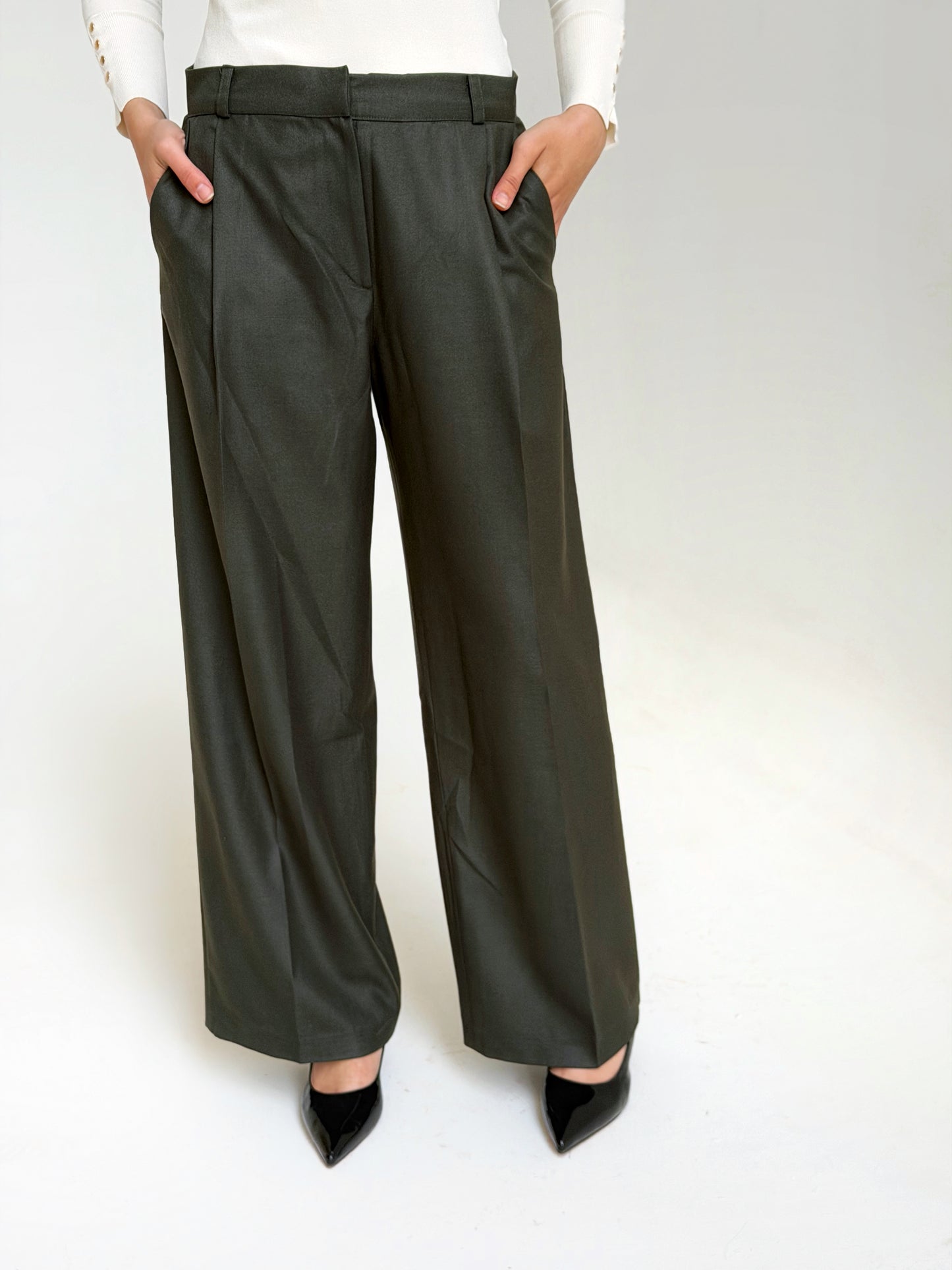 The Tailored Pants In Dark Gray