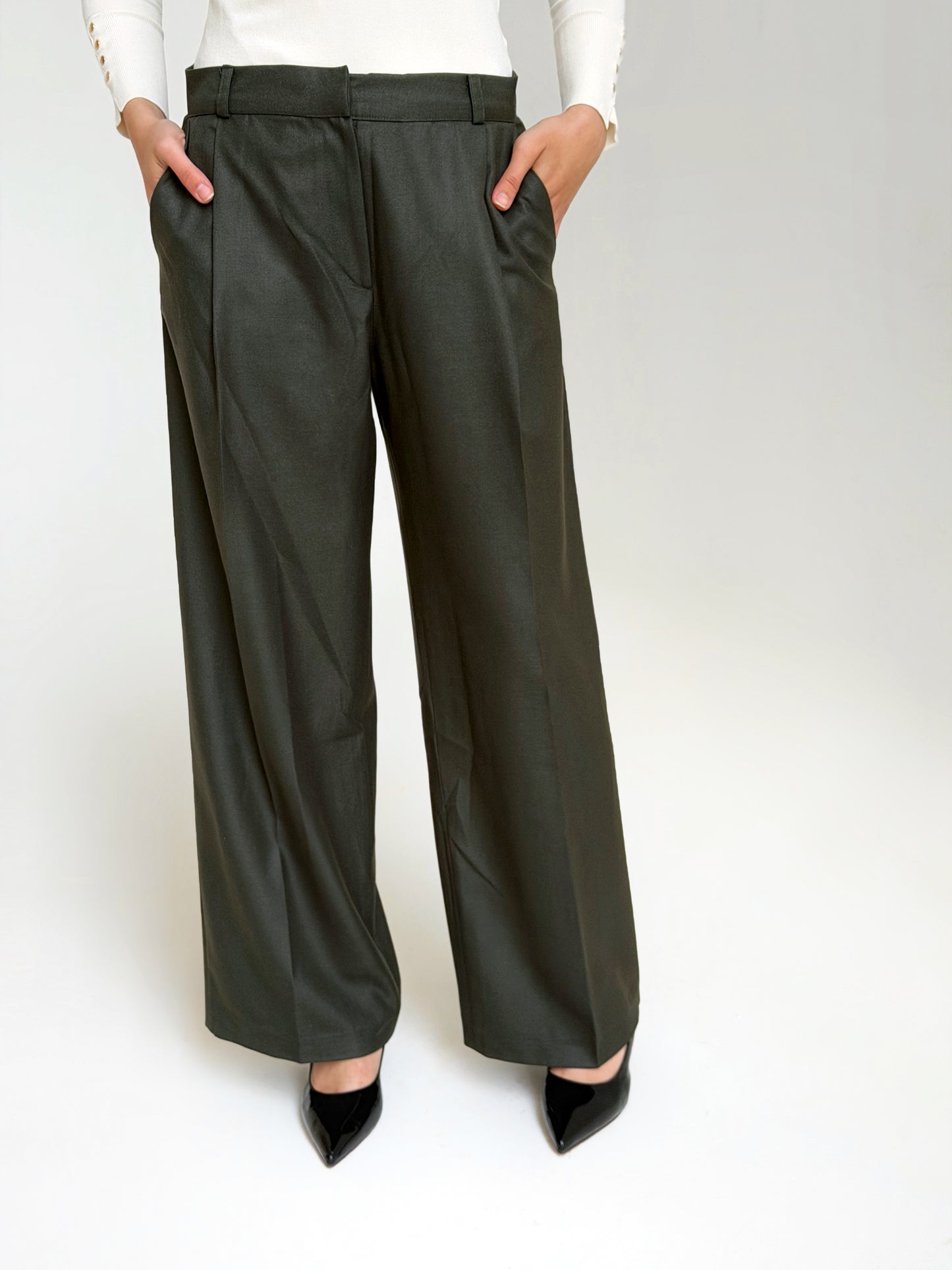 The Tailored Pants In Olive