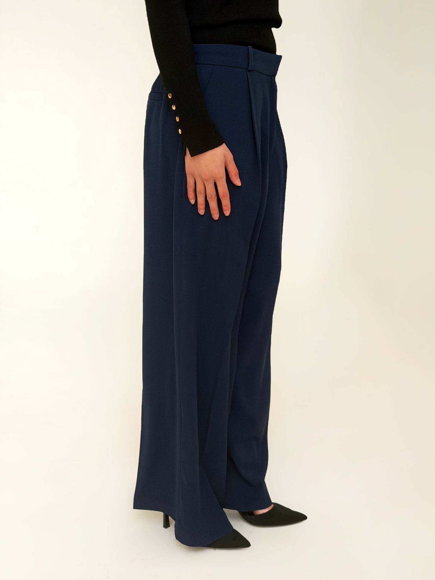 Elegant suit in Navy