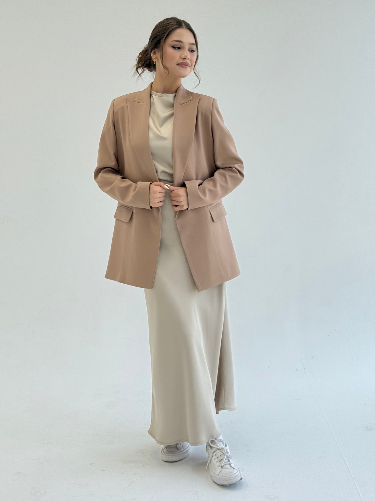 Satin Sleeveless Top & A-Line Skirt Set in beige