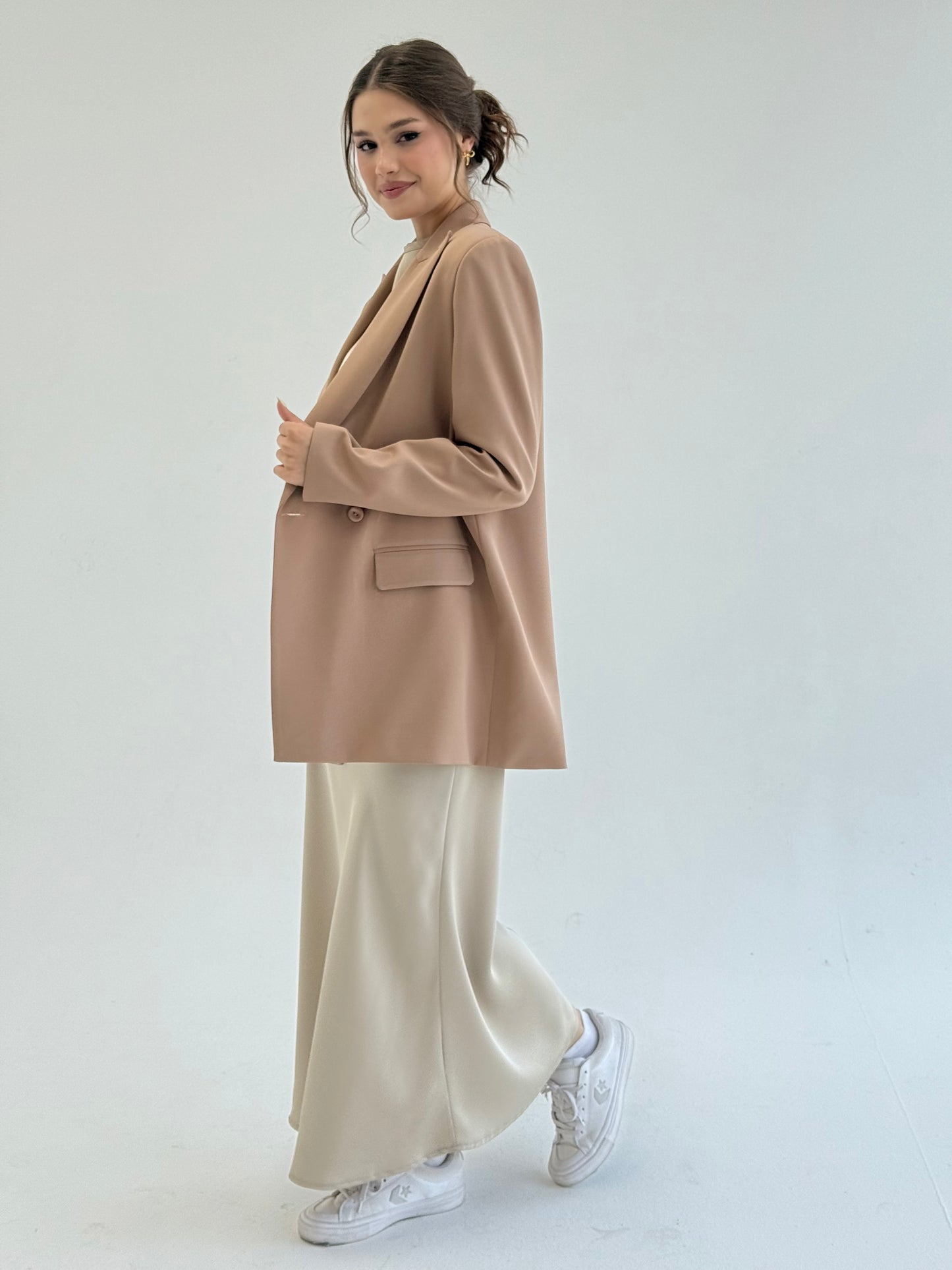 Satin Sleeveless Top & A-Line Skirt Set in beige