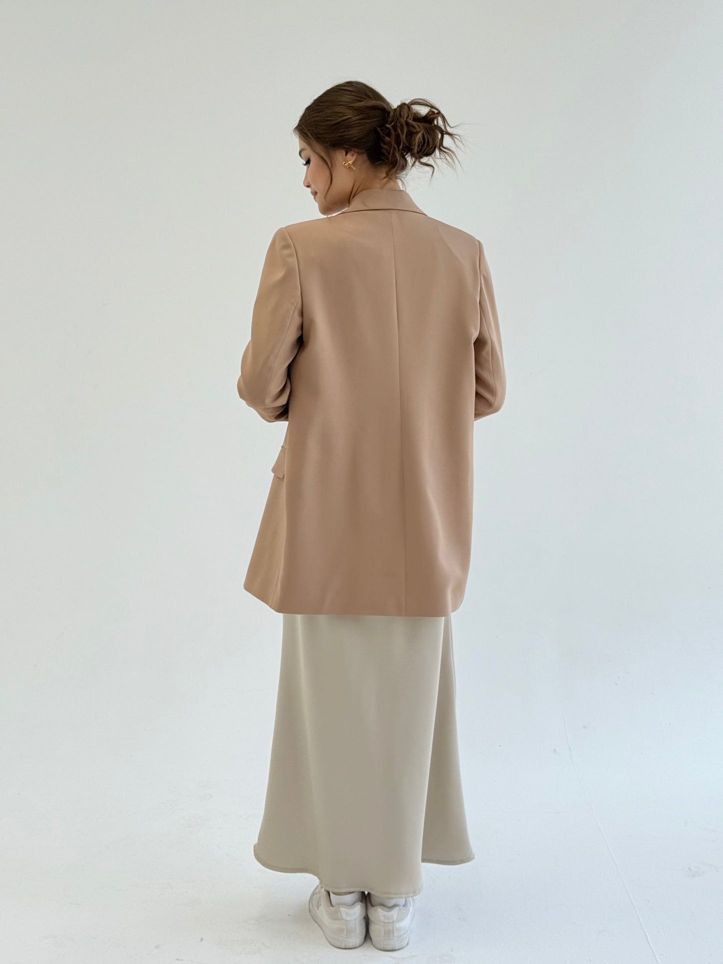 Satin Sleeveless Top & A-Line Skirt Set in beige