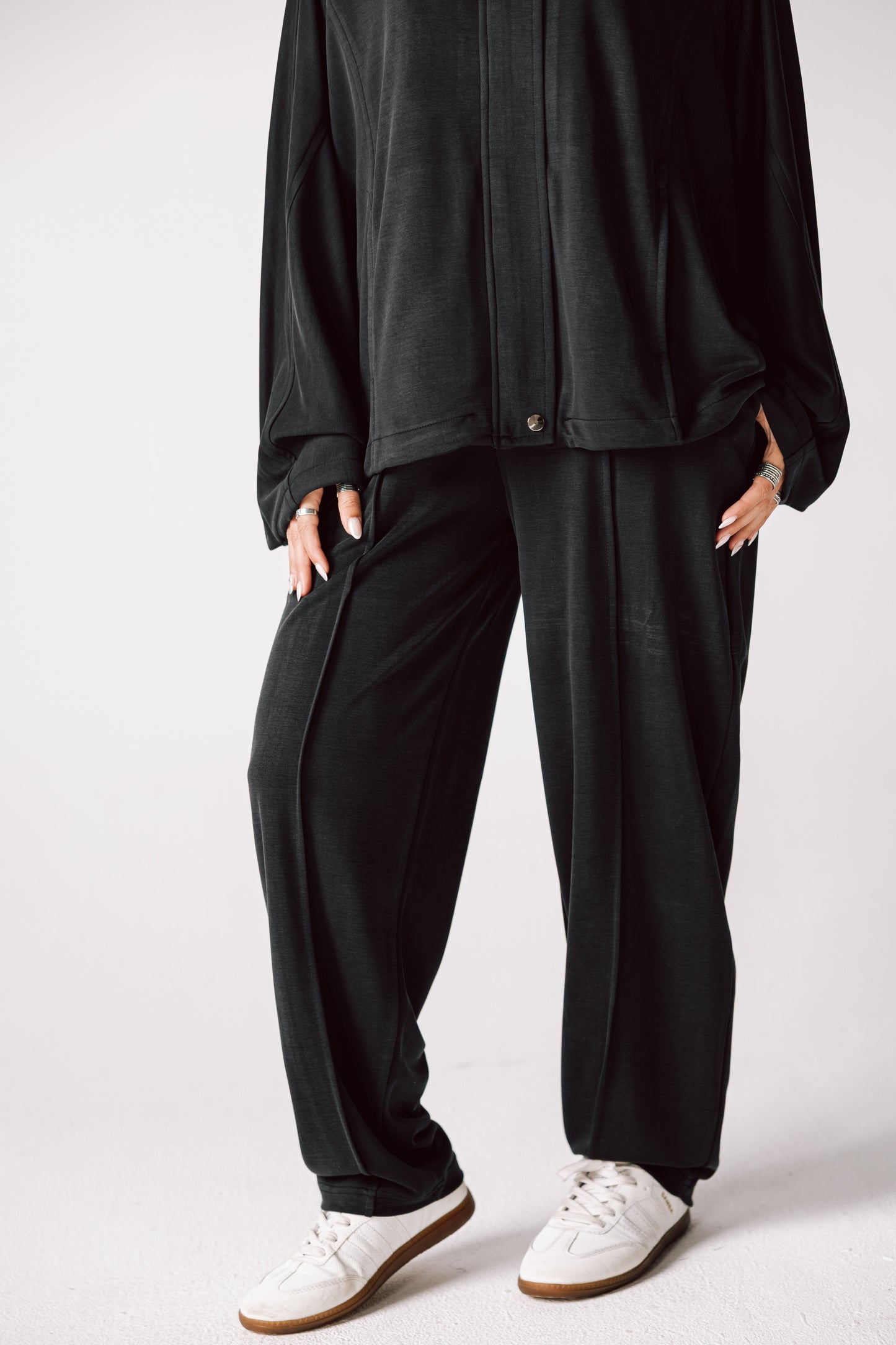 Essential Cotton set In Black