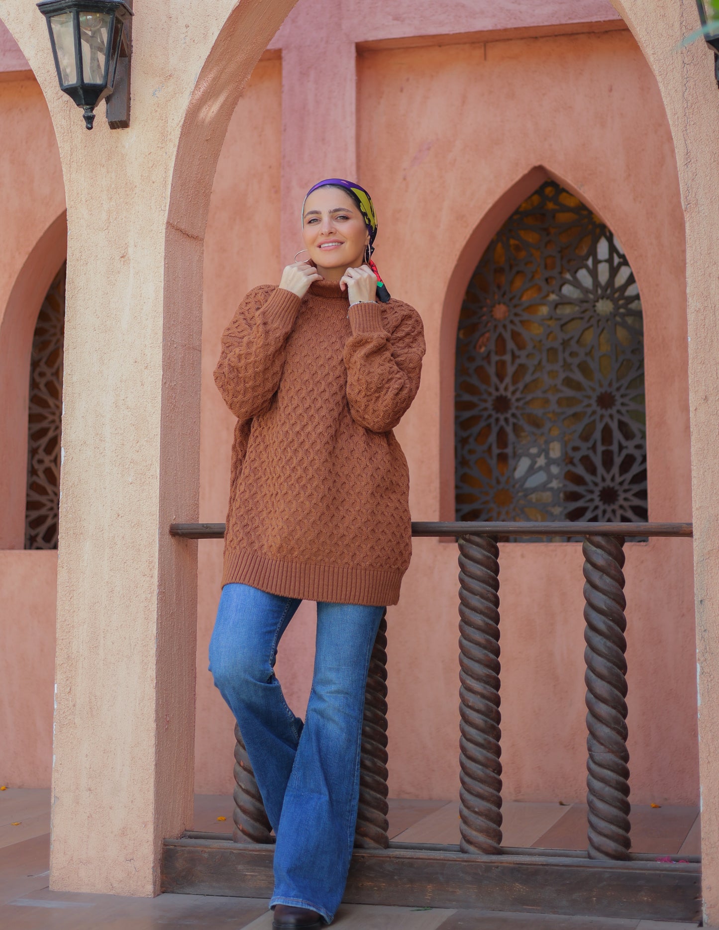 Brown Neck pullover