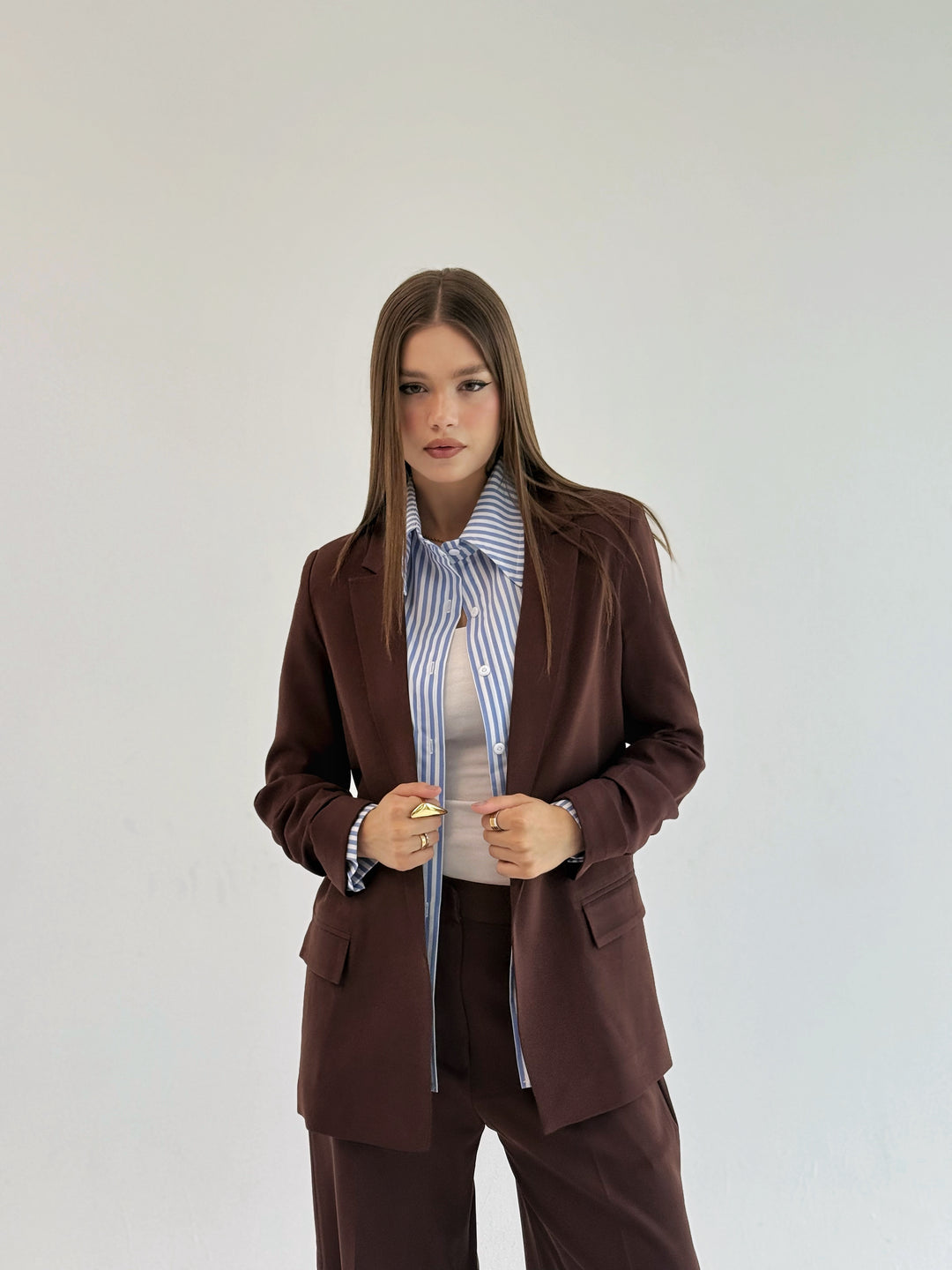 Ruffled blazer in chocolate