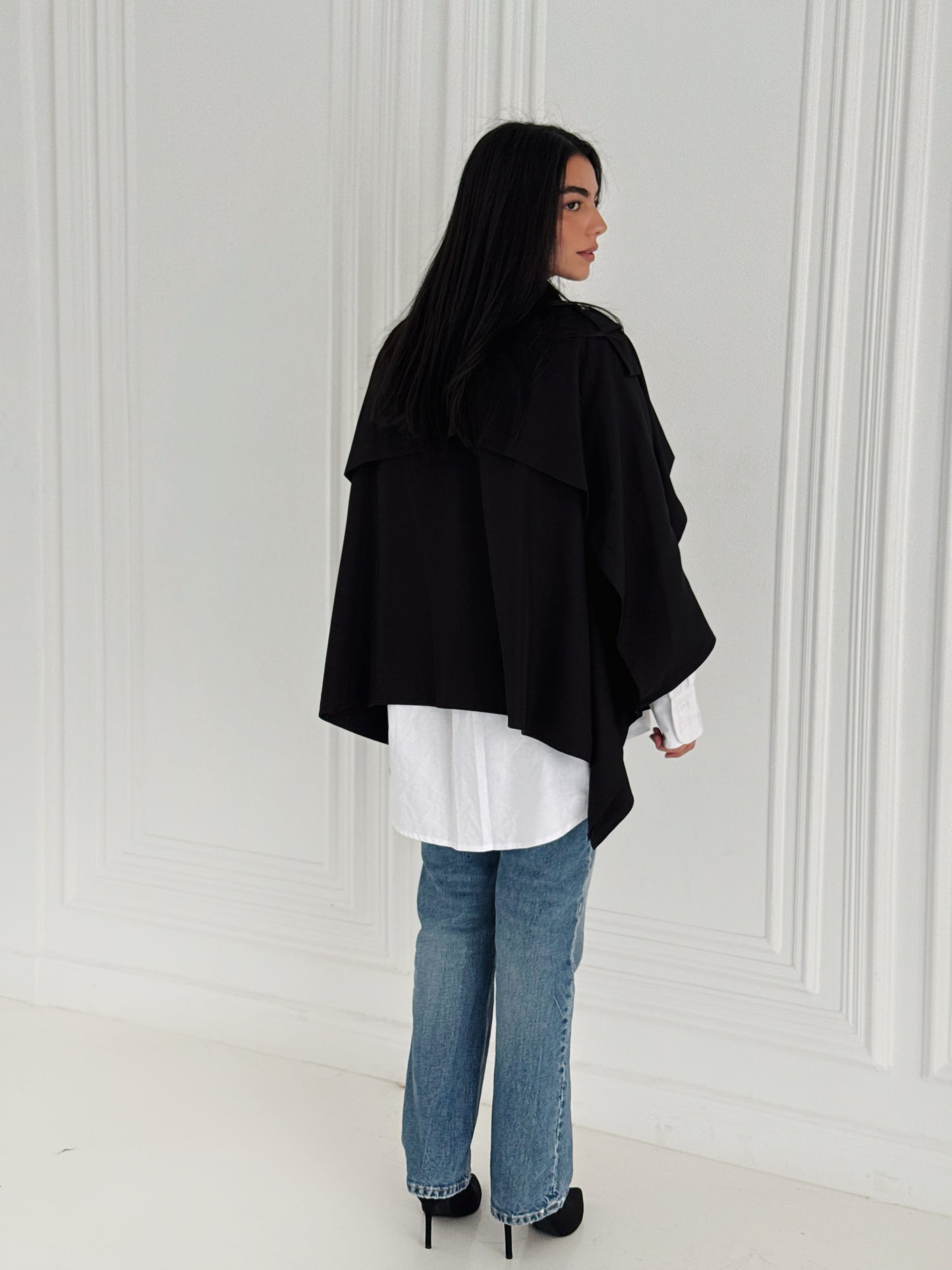 Tranch Cape In Black