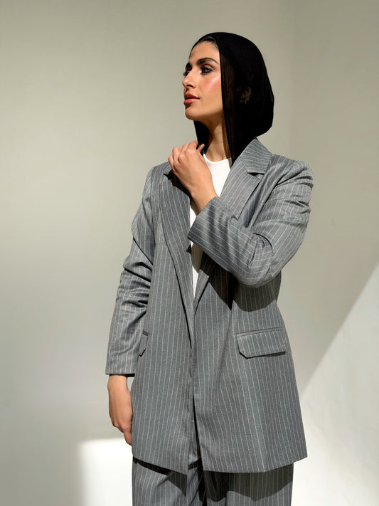 The Tailored 
Striped blazer in Light Gray