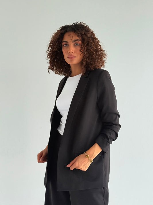 Ruffled Blazer in black