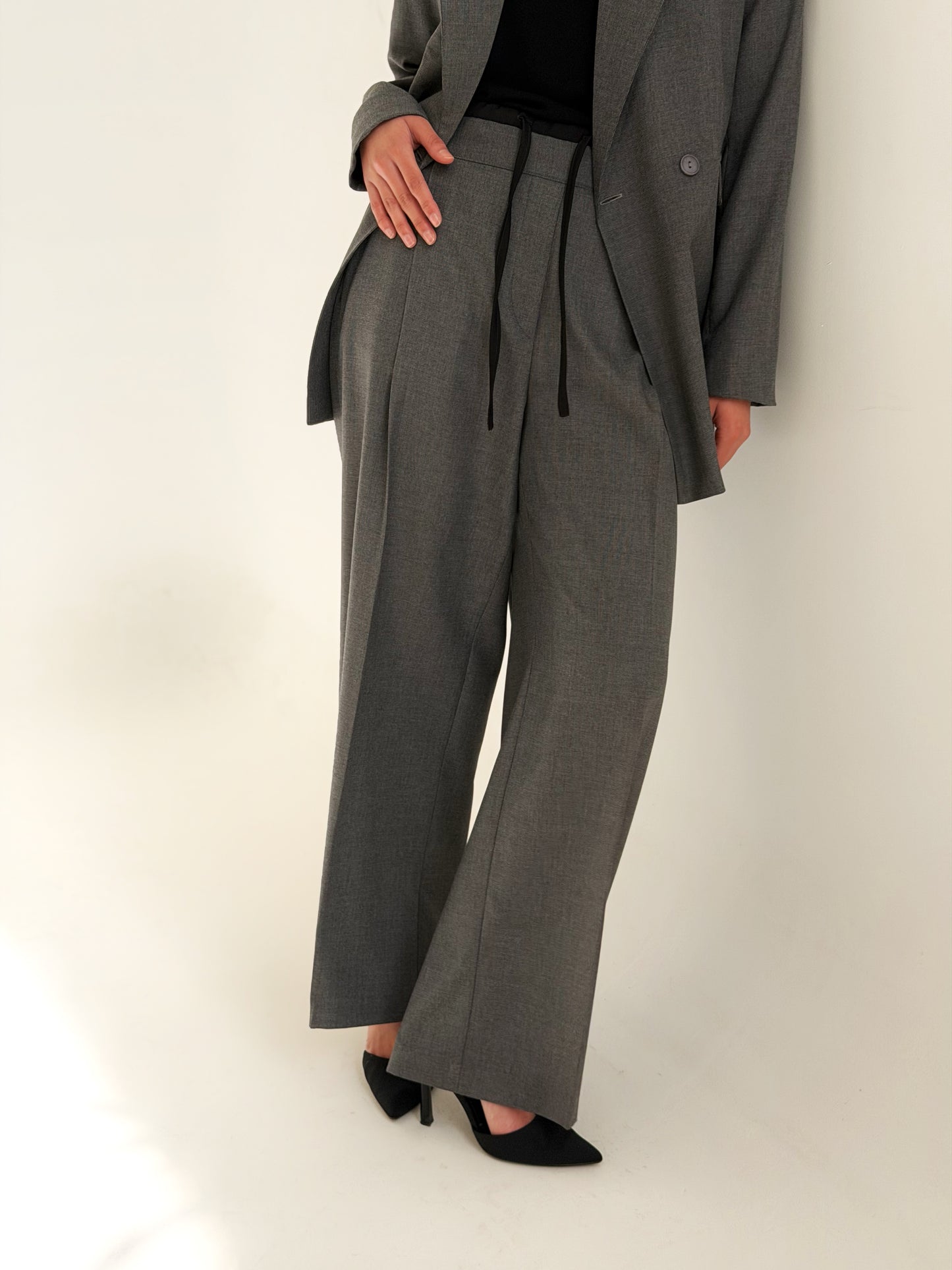 Signature suit in Gray