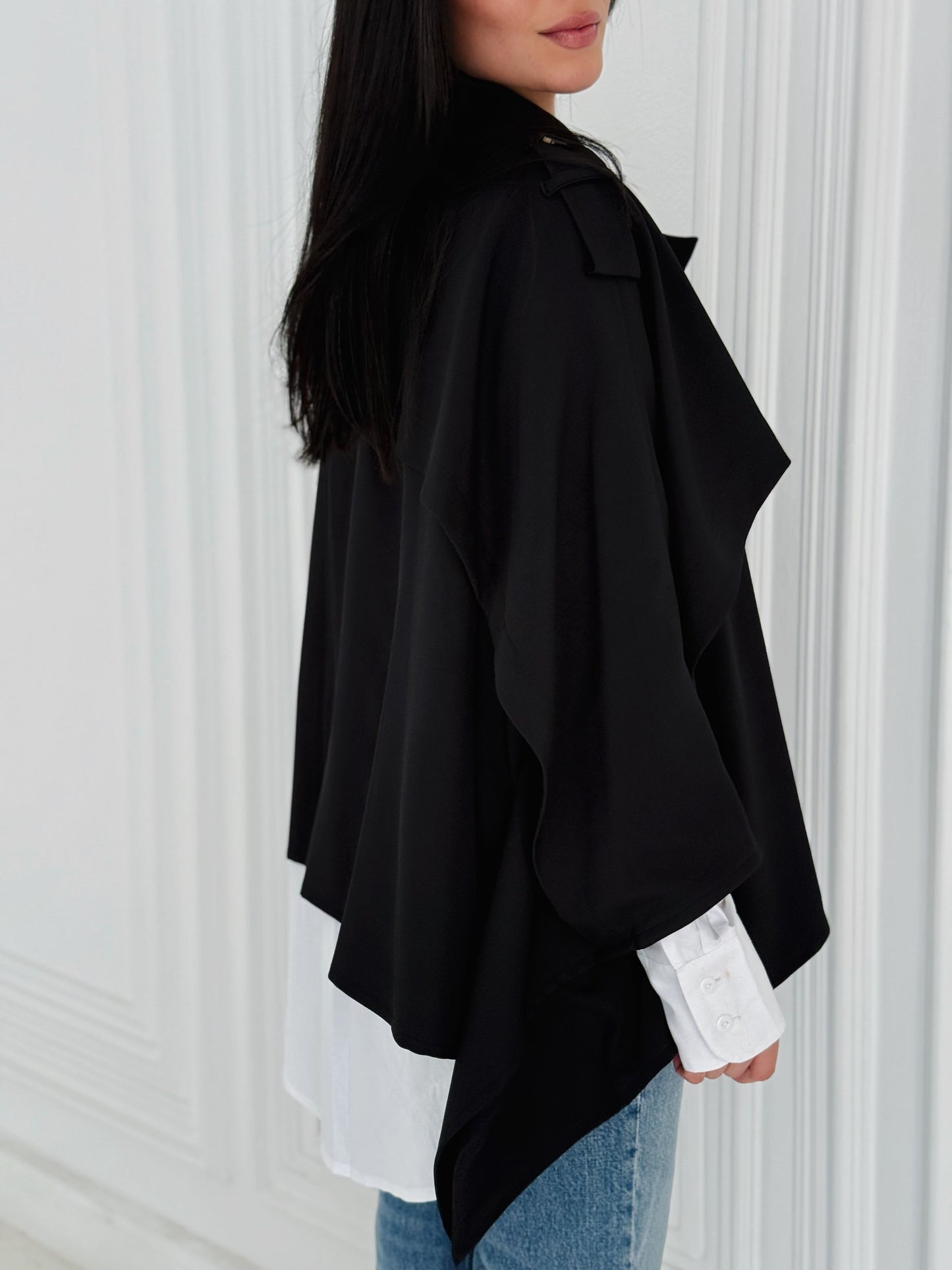 Tranch Cape In Black