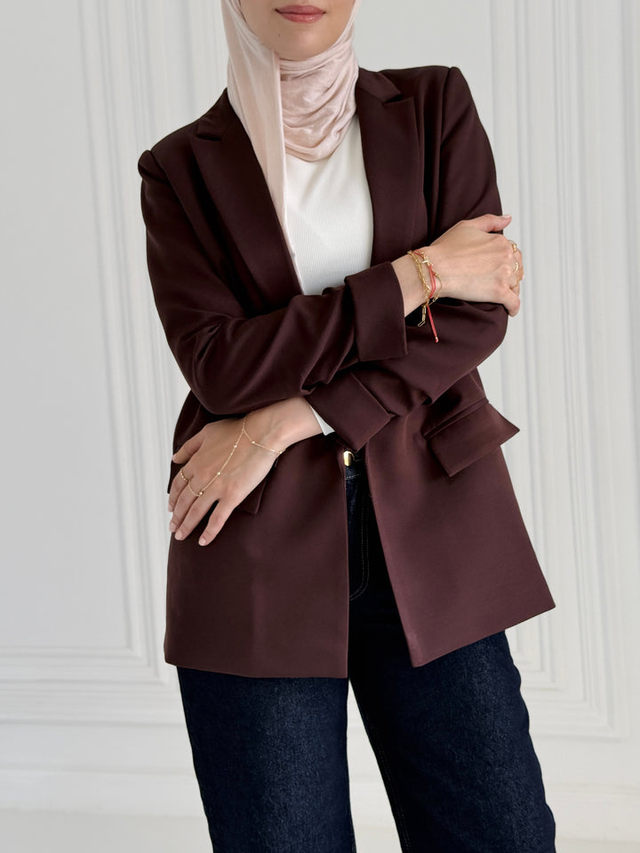 Ruffled blazer in chocolate