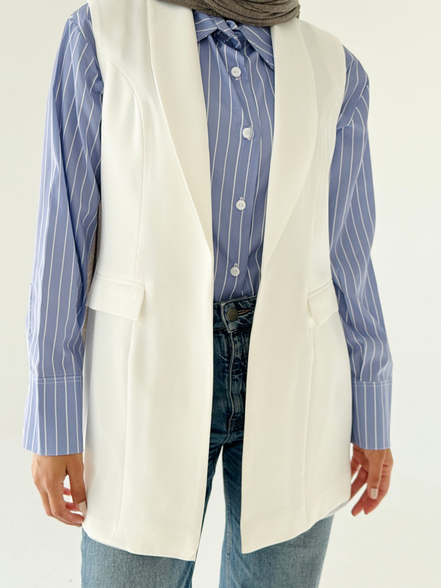 Shawl collar tailored vest in off white