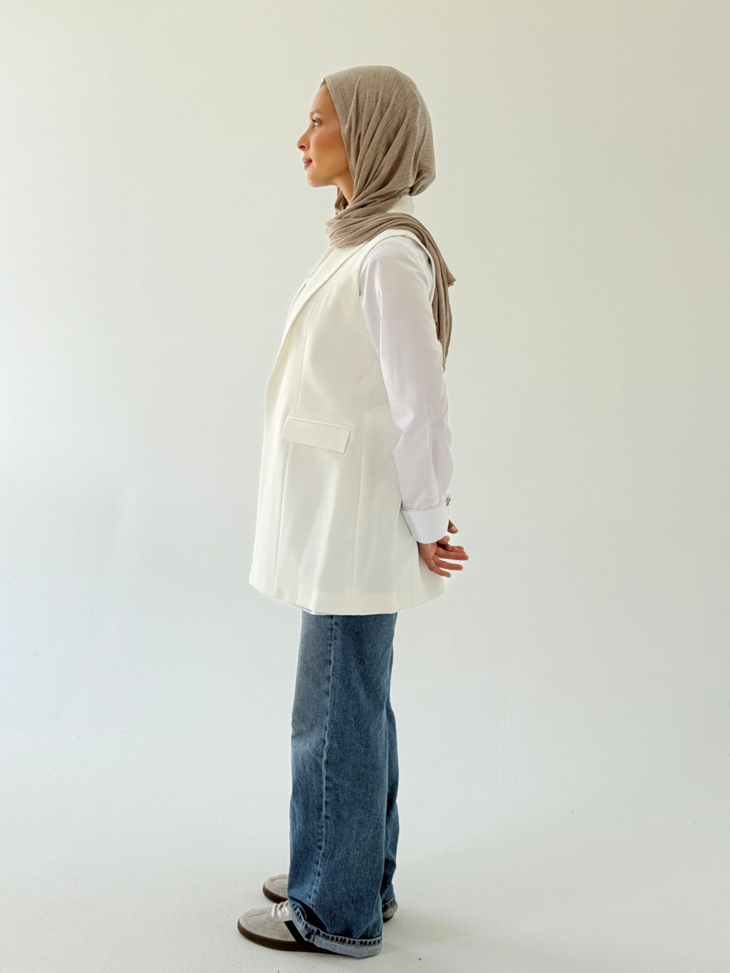 Shawl collar tailored vest in off white