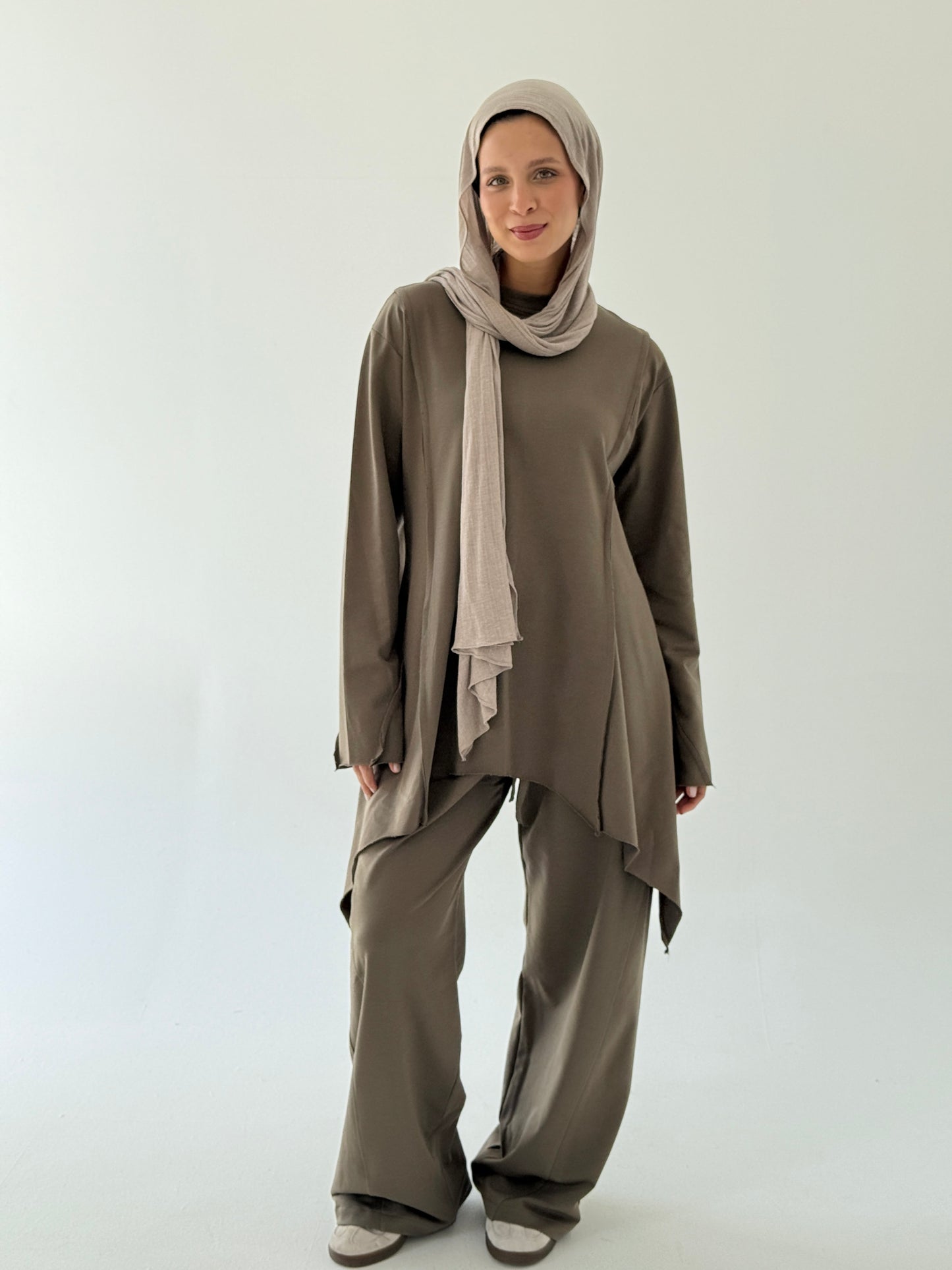 High and Low Set In Brown