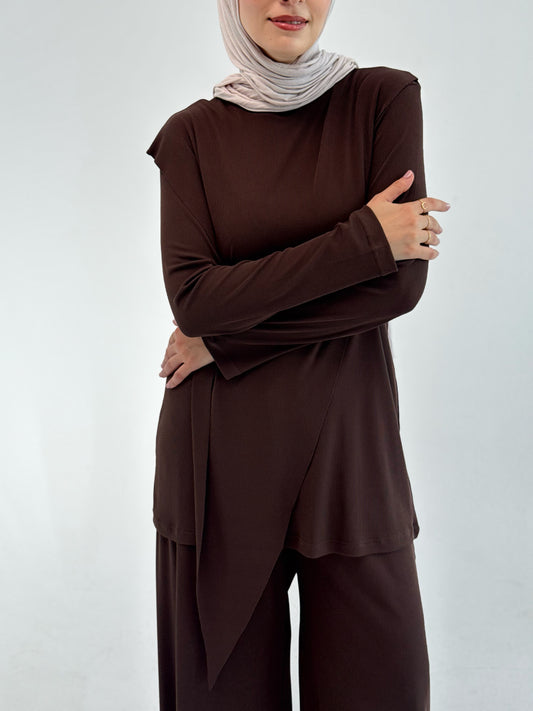 Modest Rip set in Brown