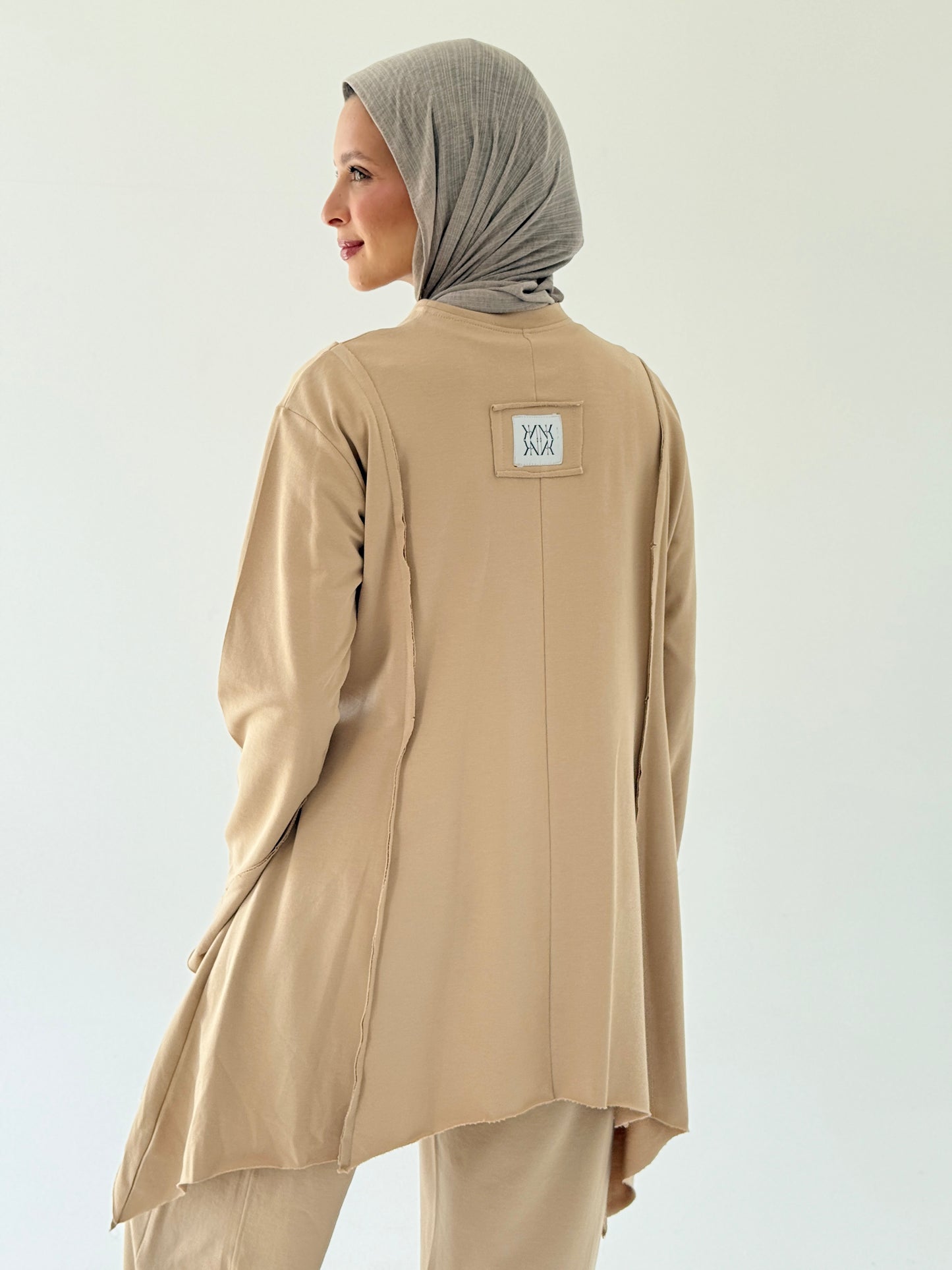 High and Low Set in beige