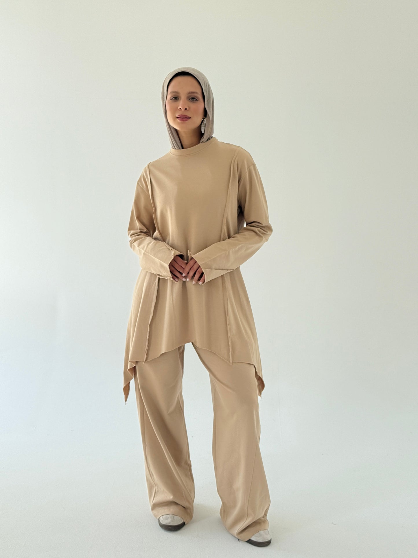 High and Low Set in beige