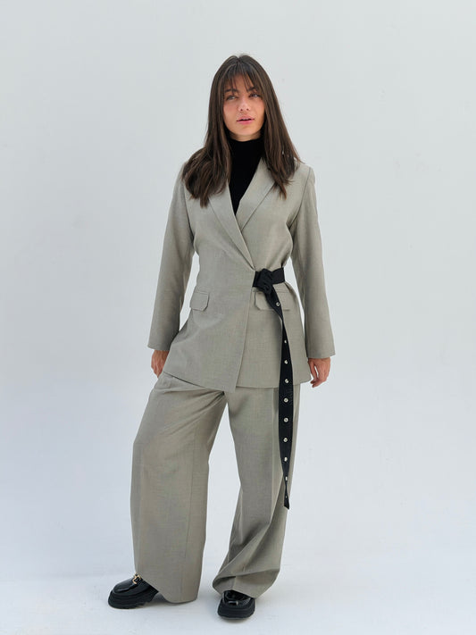 Belted suit in Gray