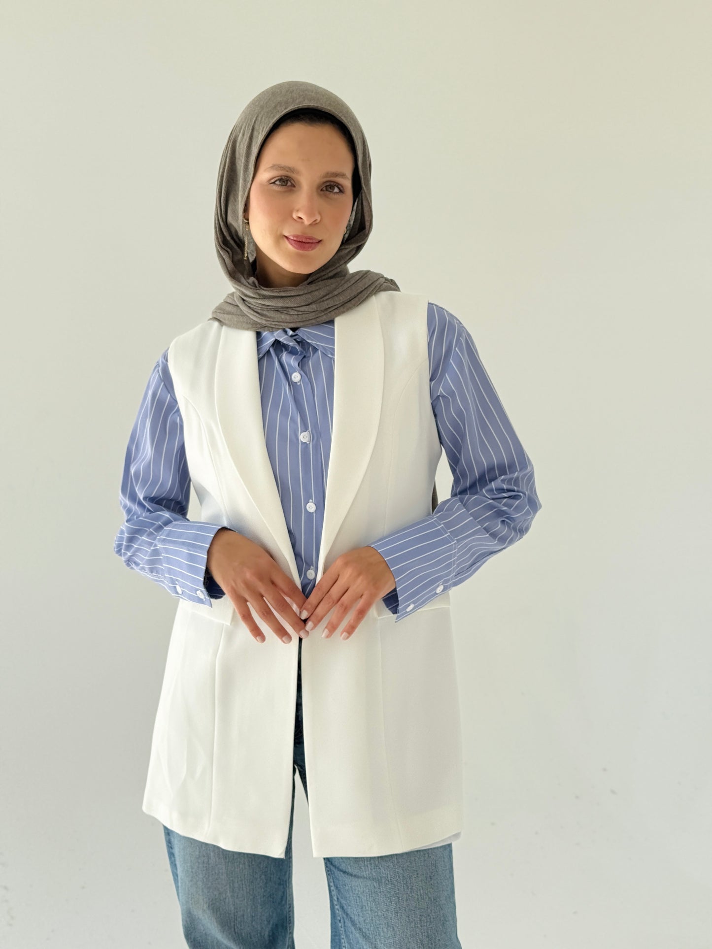 Shawl collar tailored vest in off white