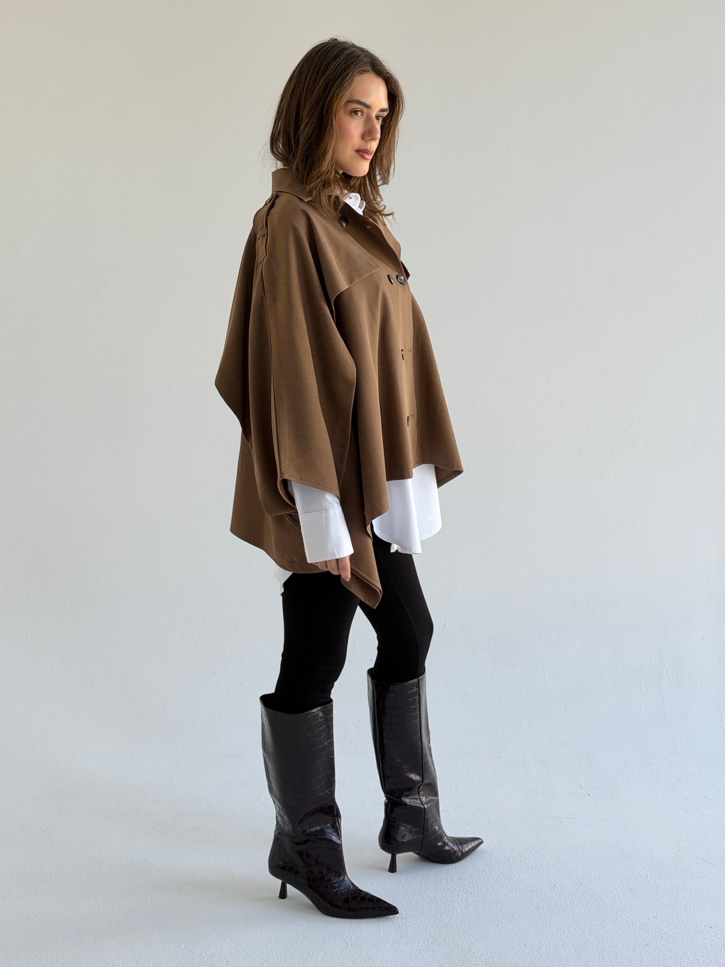 Trench Cape in Brown