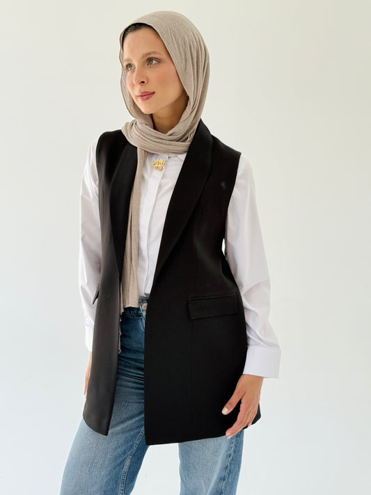 Shawl collar tailored vest in black