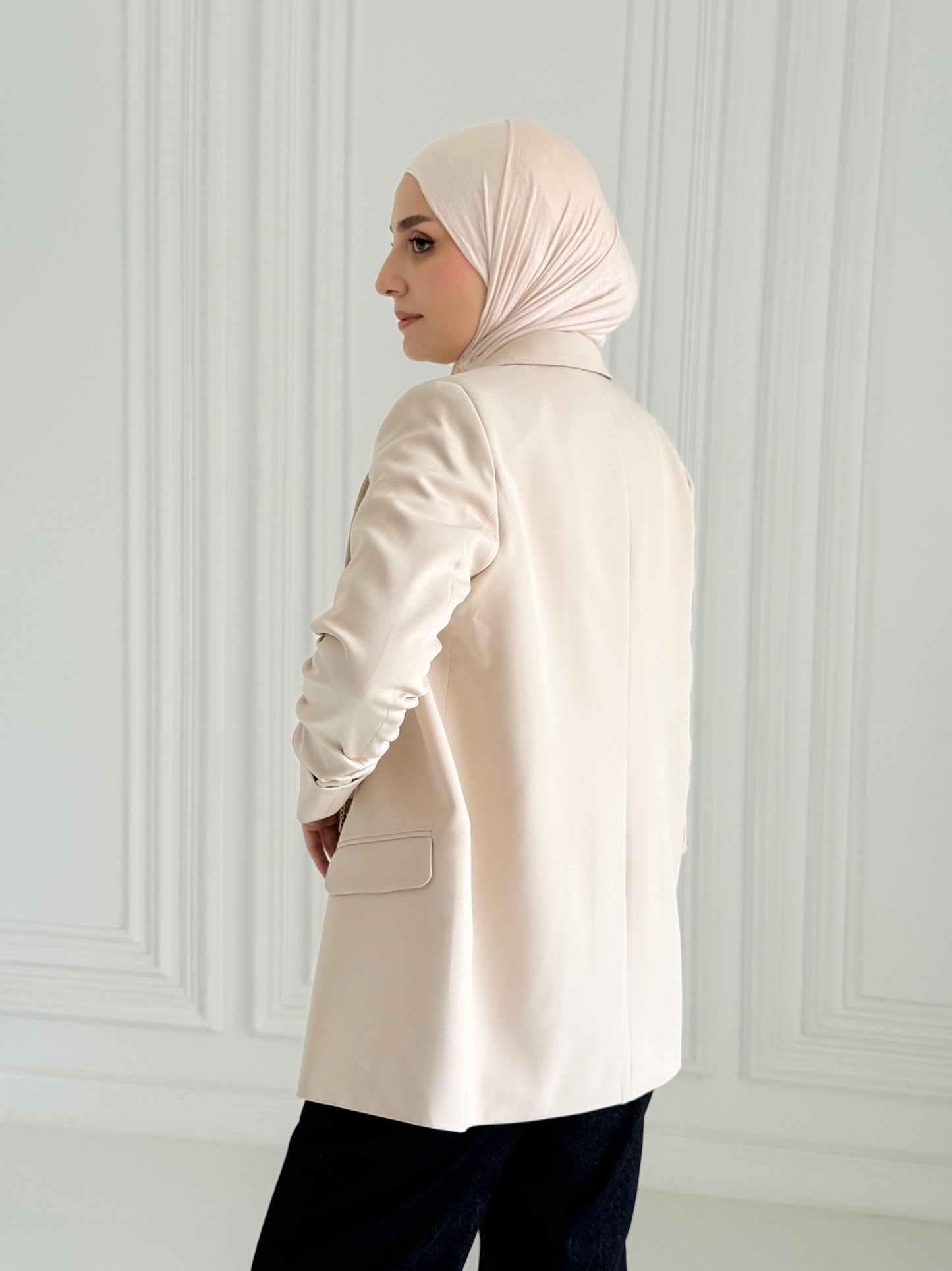 Ruffles Blazer in Beige.