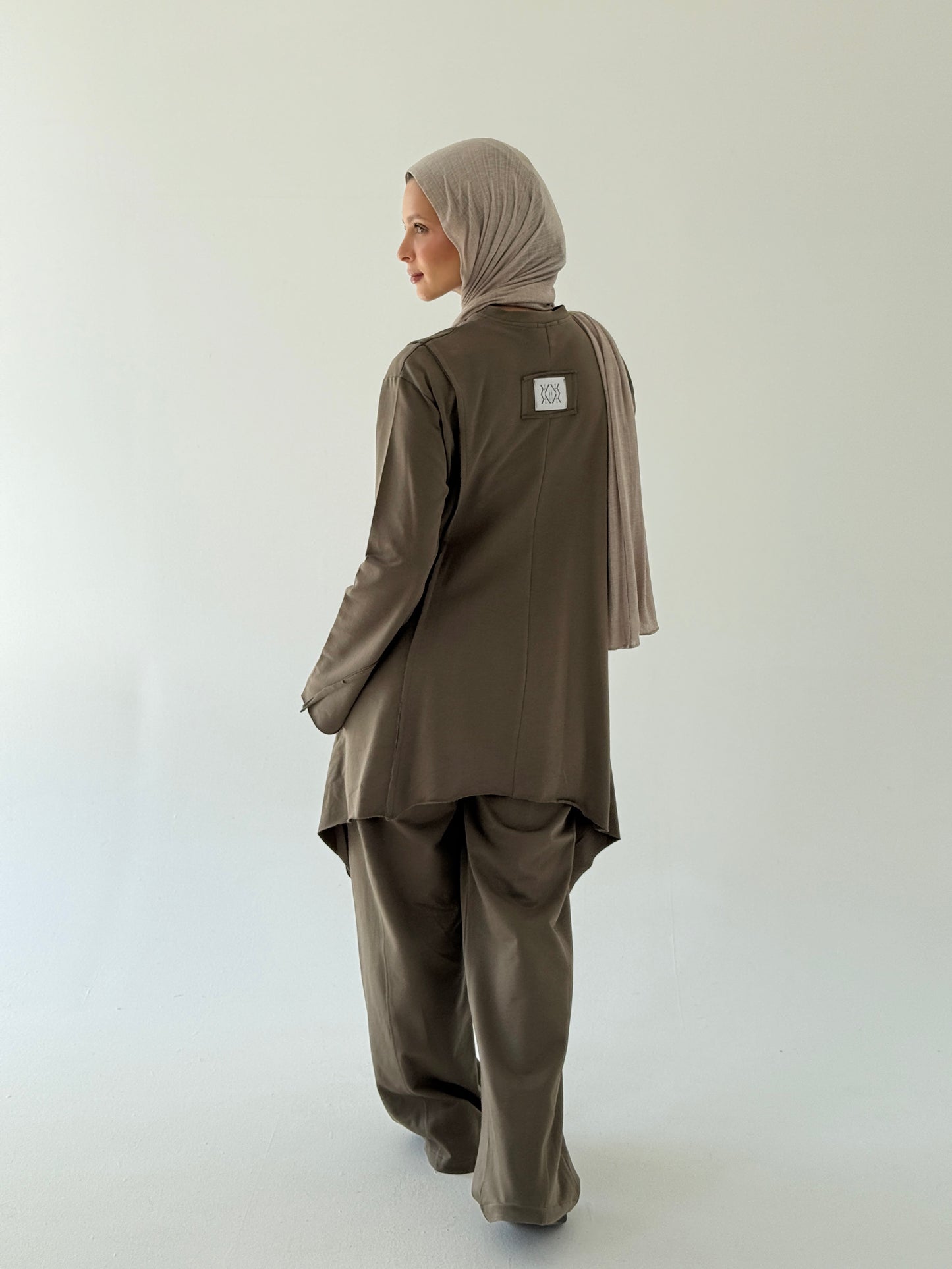 High and Low Set In Brown