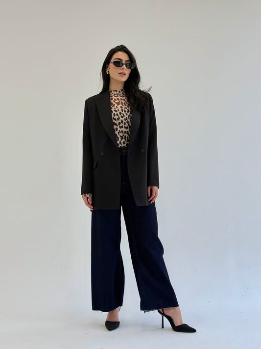 Relaxed fit blazer in black