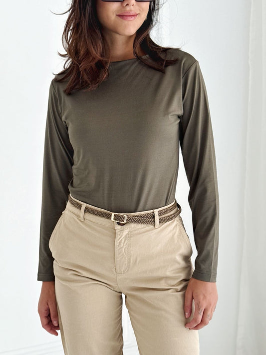 Daily basic top in dark olive