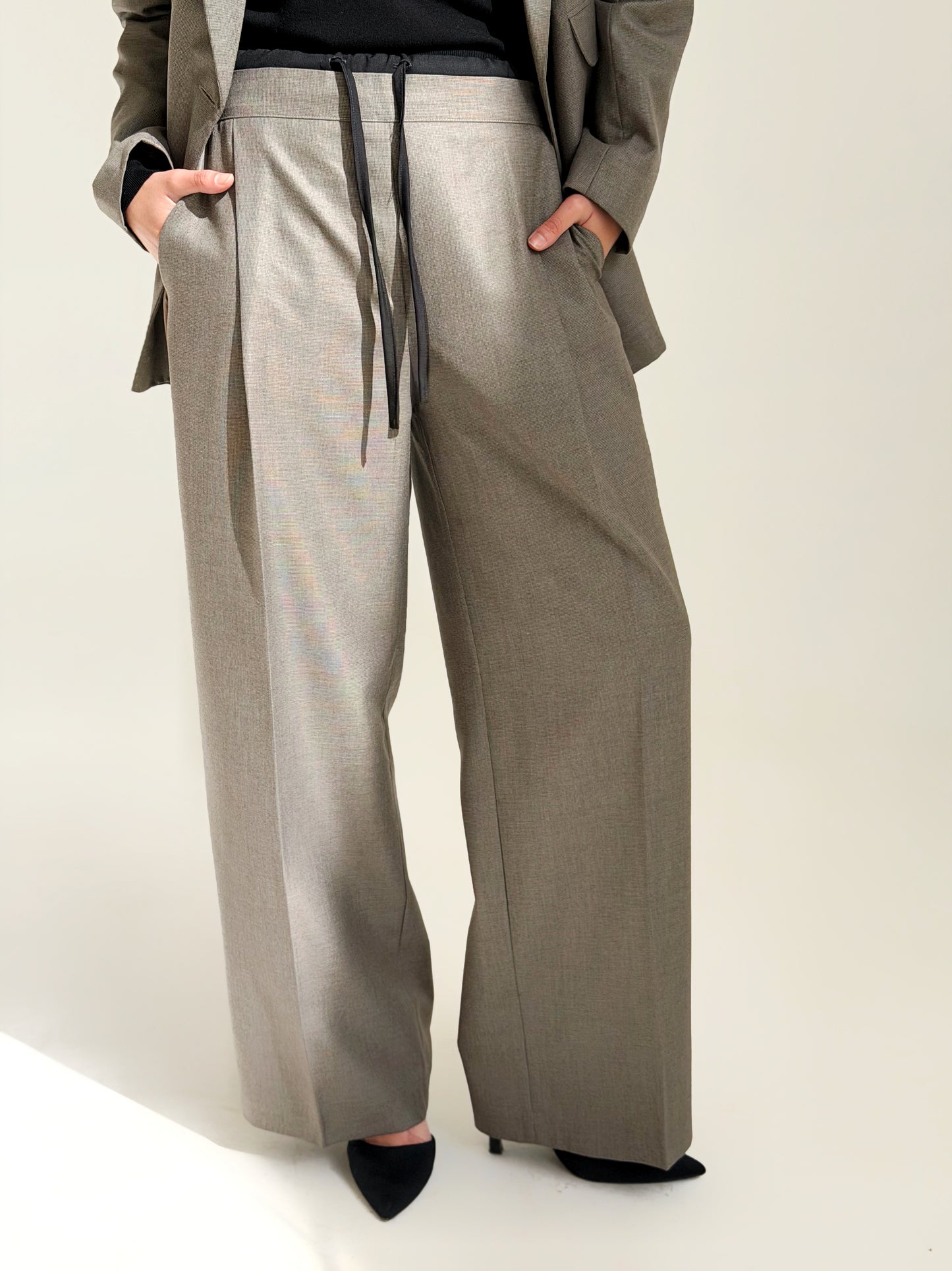 Signature suit in Cafe