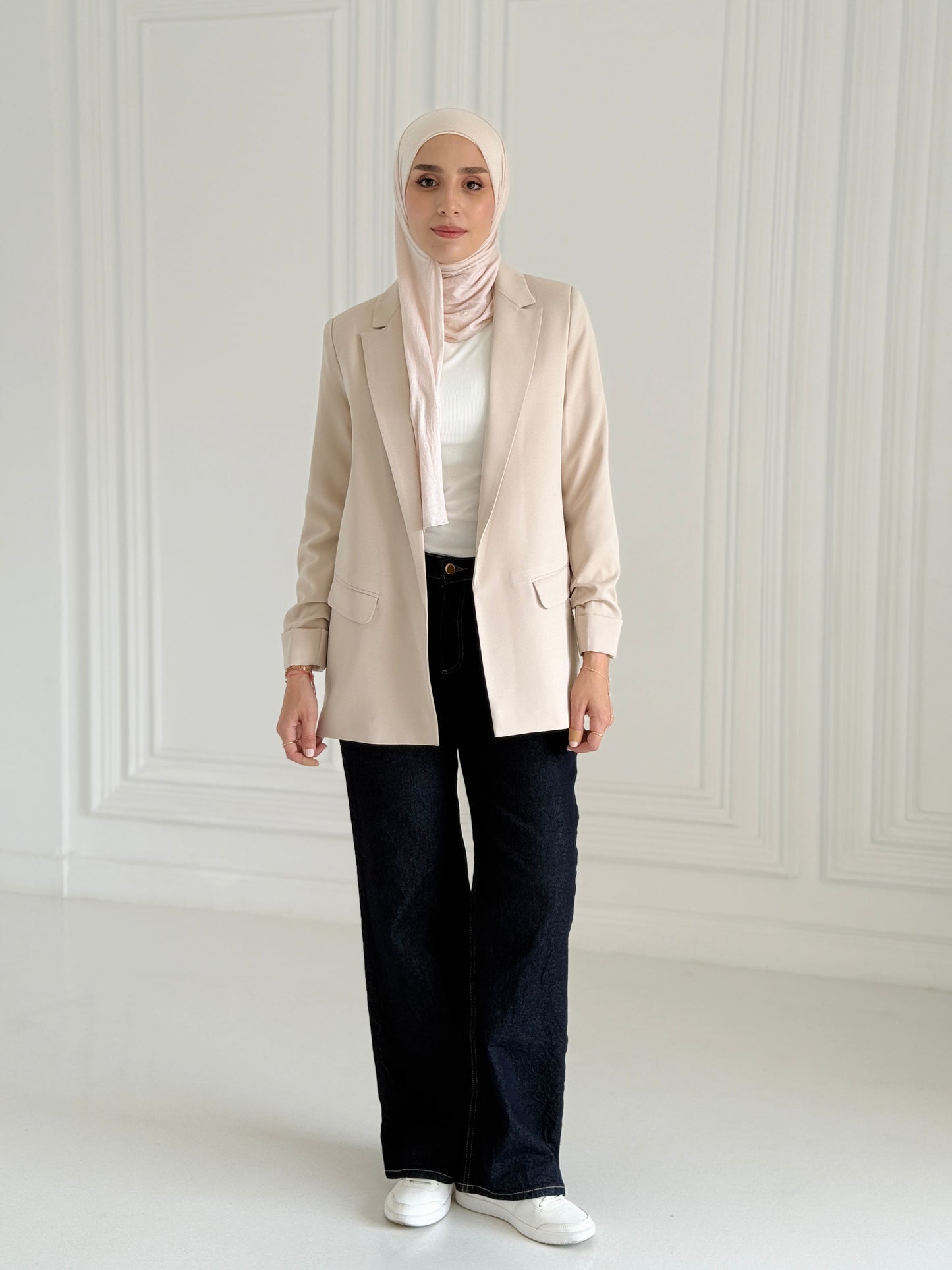 Ruffles Blazer in Beige.