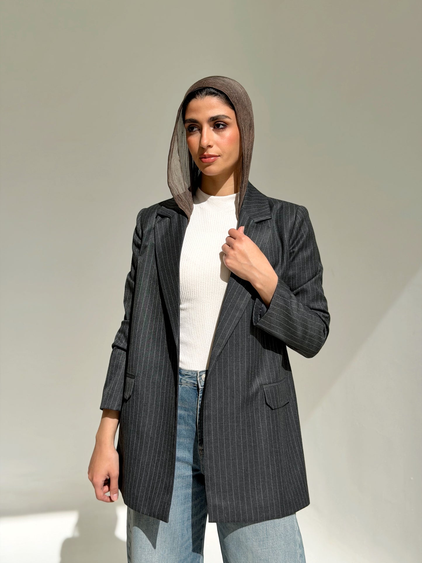 The Tailored striped blazer in dark Gray