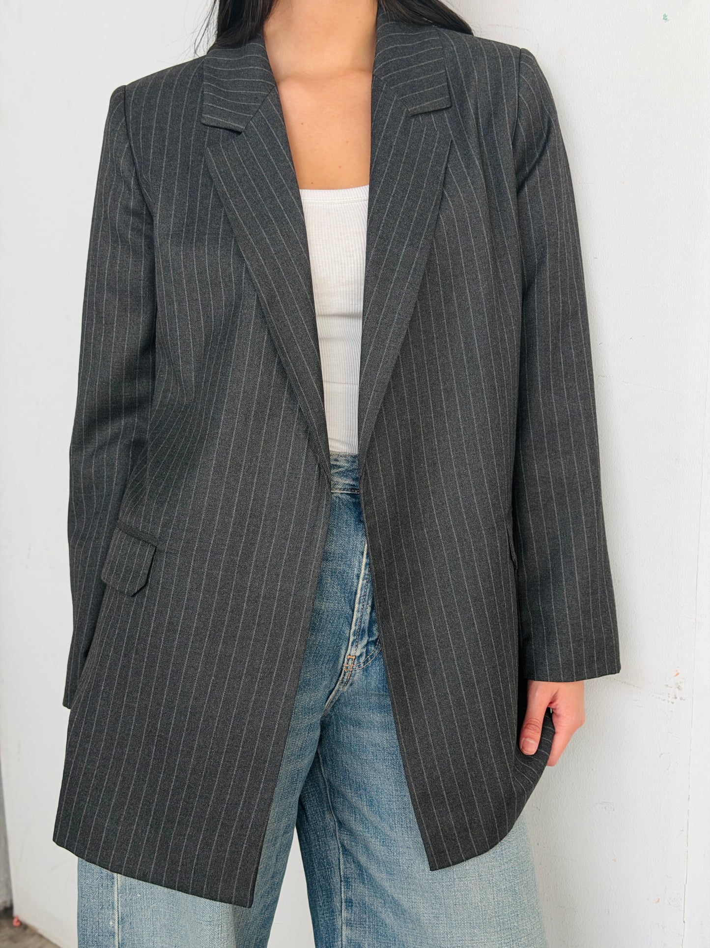 The Tailored striped blazer in dark Gray