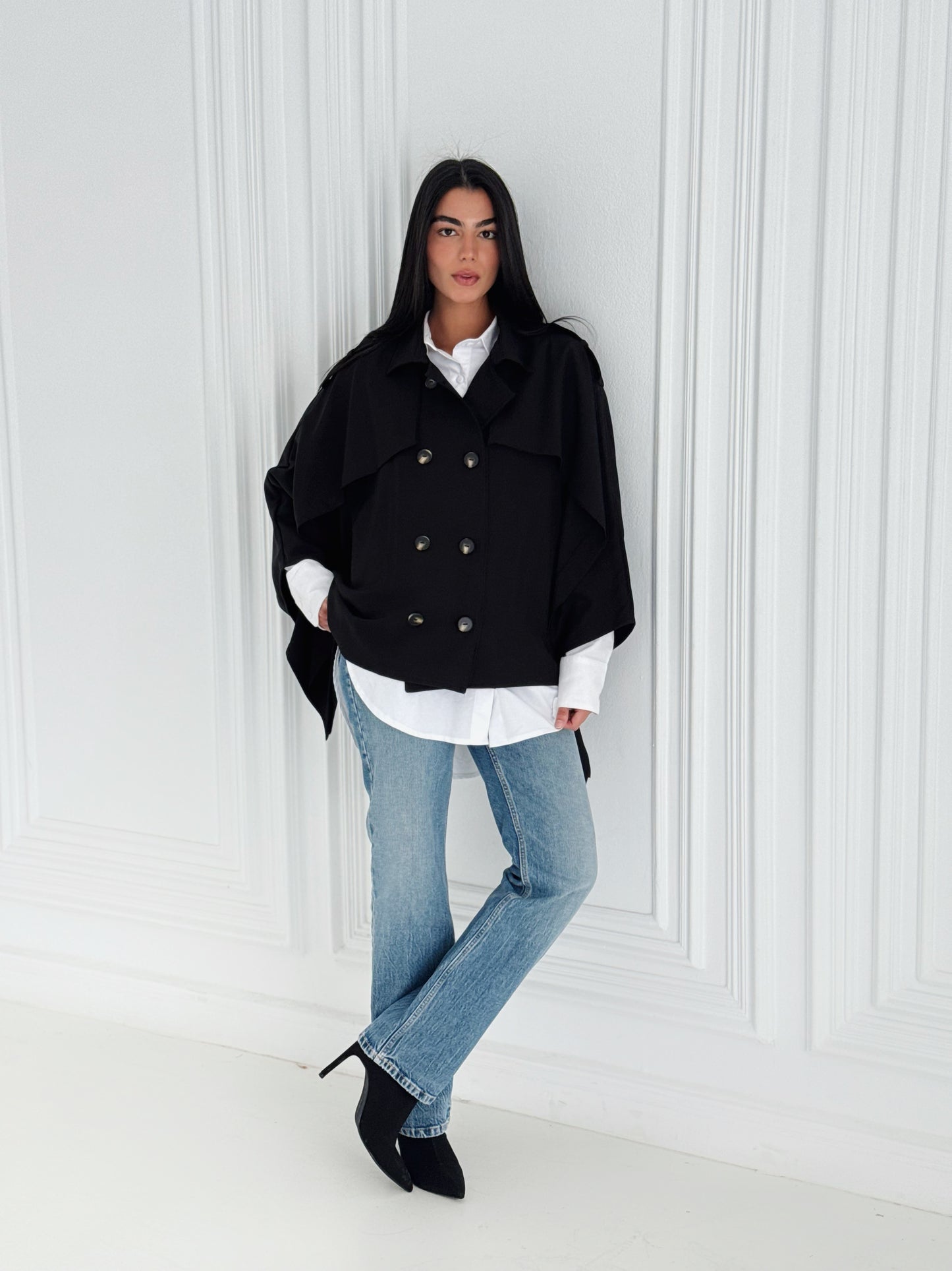 Tranch Cape In Black