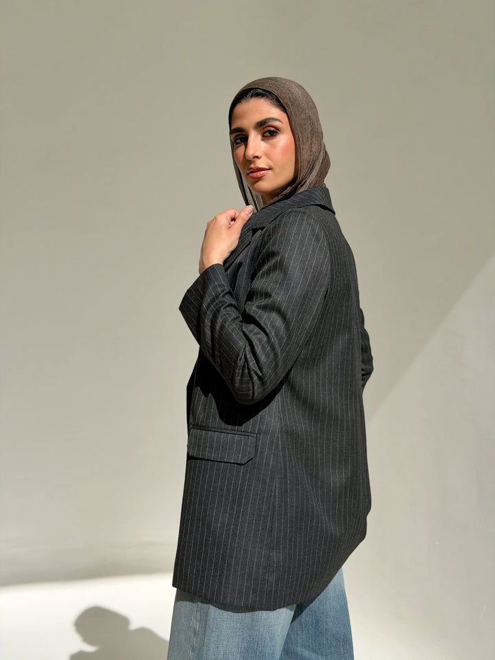 The Tailored striped blazer in dark Gray
