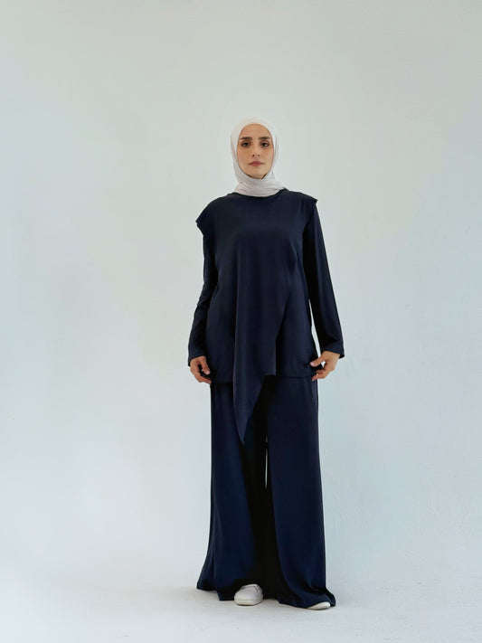 Modest Rip Set in Navy blue