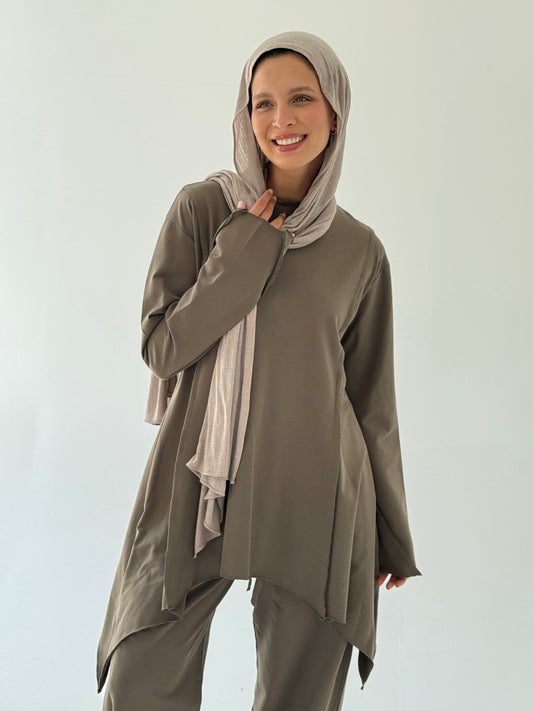 High and Low Set In Brown