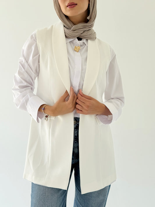 Shawl collar tailored vest in off white